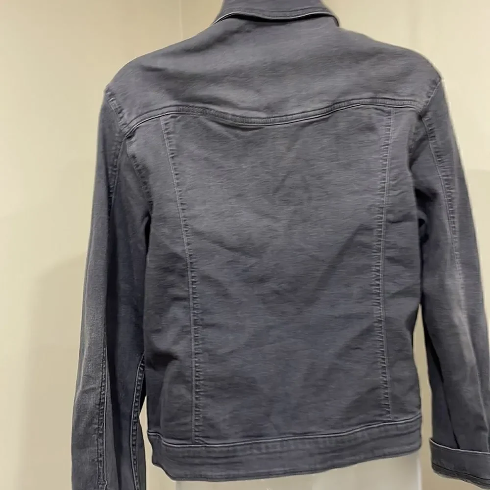NWOT Lee Platinum Label Gray Jean Jacket. Size M medium 8/10 98% cotton